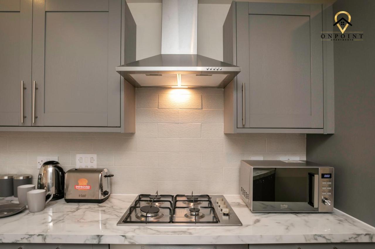 ✰Onpoint -Large 2 Bedroom Apt With Parking!✰ Нотингам Екстериор снимка