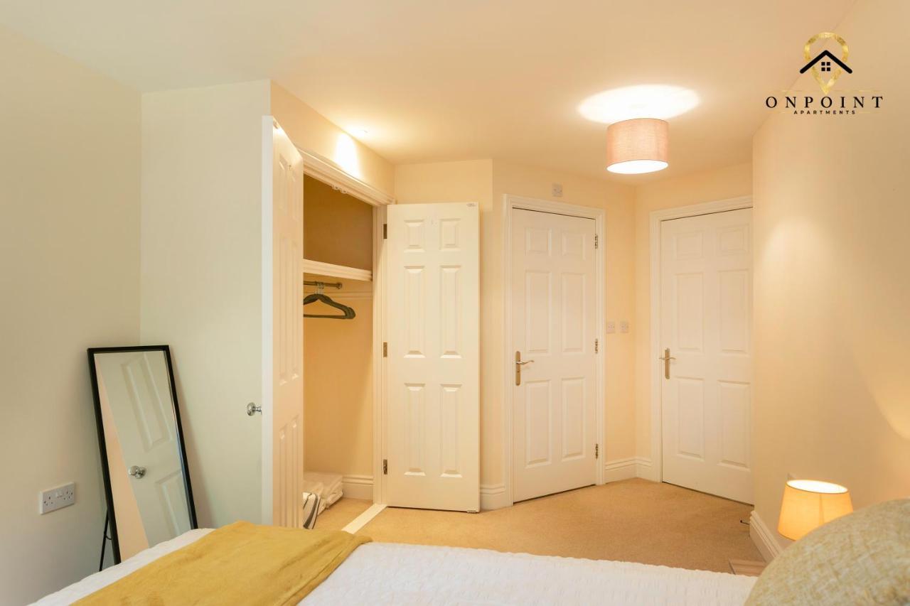 ✰Onpoint -Large 2 Bedroom Apt With Parking!✰ Нотингам Екстериор снимка