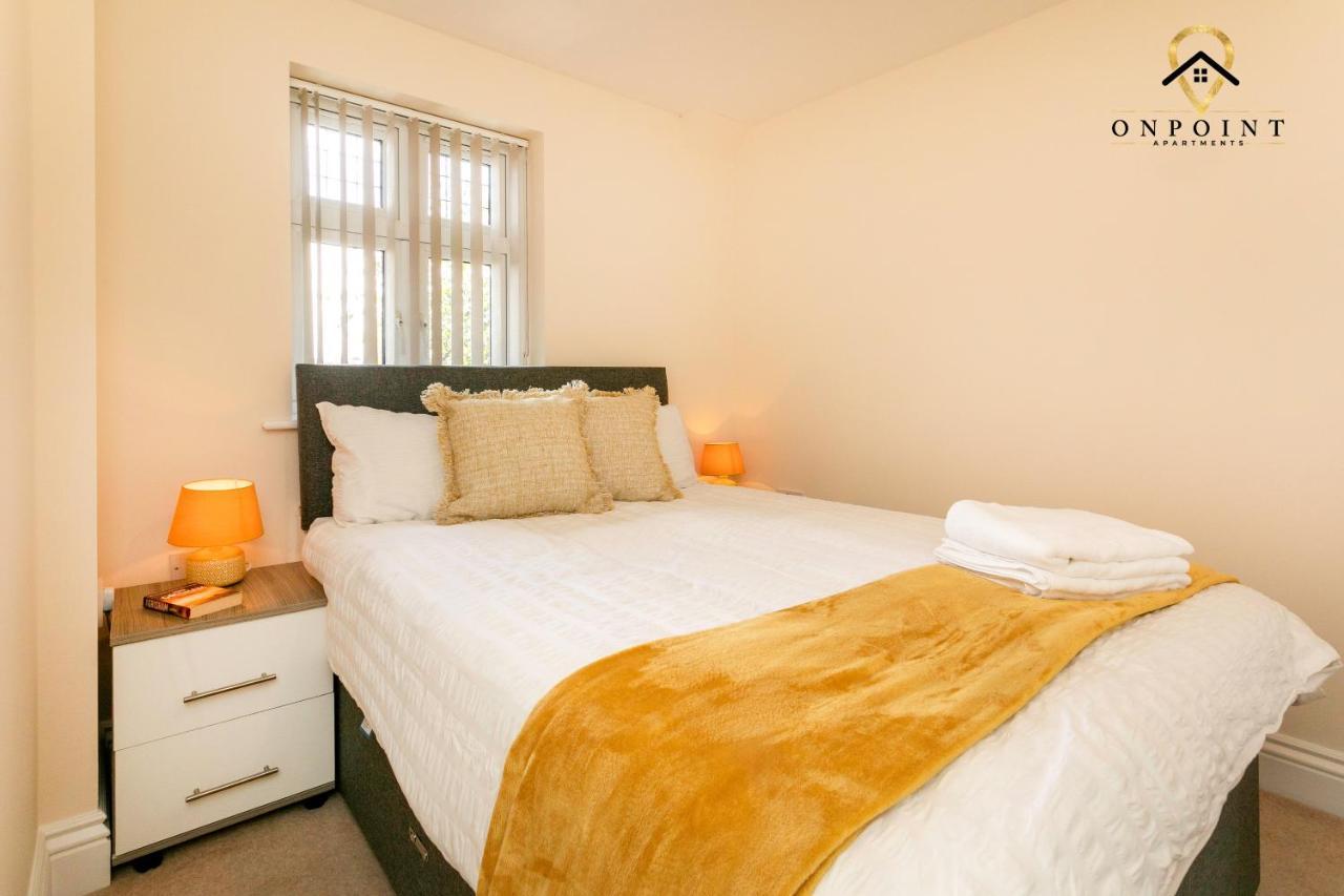 ✰Onpoint -Large 2 Bedroom Apt With Parking!✰ Нотингам Екстериор снимка